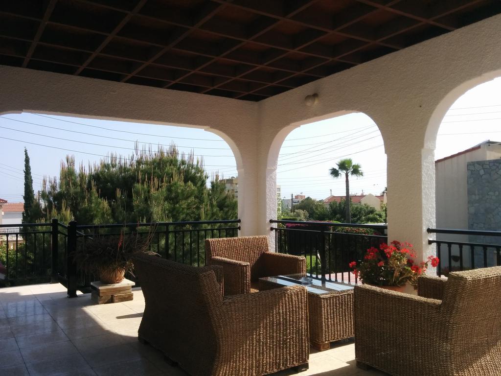 Royal Sunset Studios & Apartments Limassol Exteriör bild